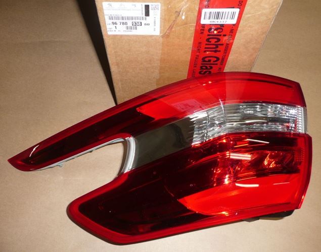 Lampa tylna Peugeot 308 prawa