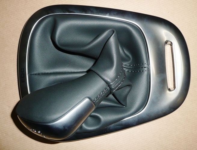 Gałka z osłoną dźwigni zmiany biegów Renault Megane III