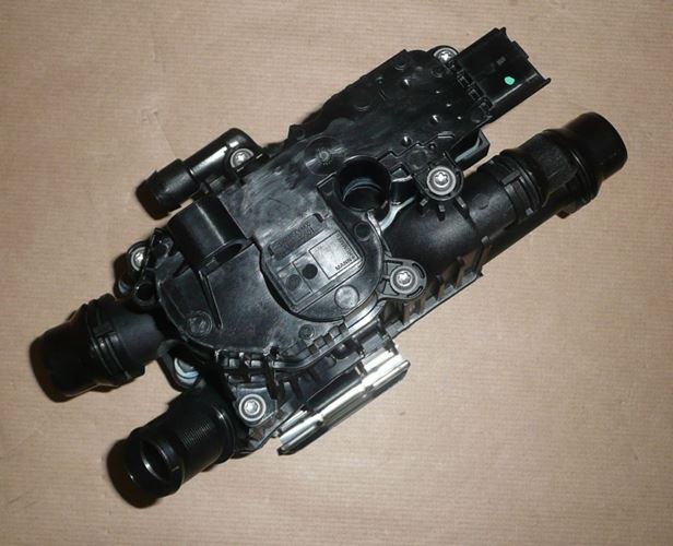 Obudowa termostatu Citroen C3 C4 Peugeot 208 301 308