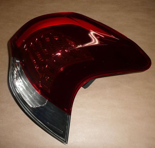 Lampa tylna Peugeot 3008 prawa