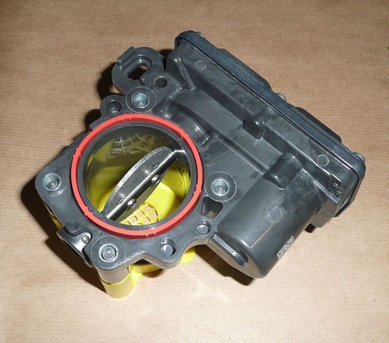 Przepustnica Citroen C4 C5 X7 Peugeot 308 508