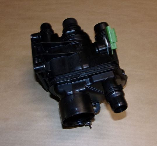Obudowa termostatu Citroen C3 C4 Peugeot 208 308 2008