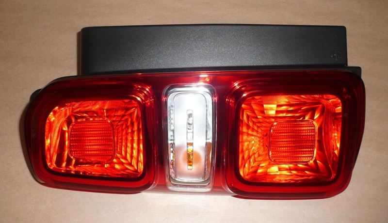 Lampa tylna Citroen Jumpy IV 2016> lewa kpl.