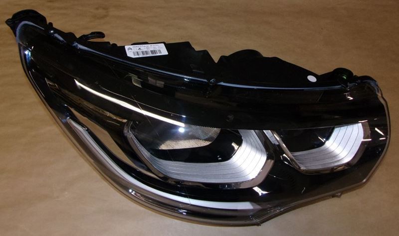 Reflektor Citroen C4 DS4 prawy