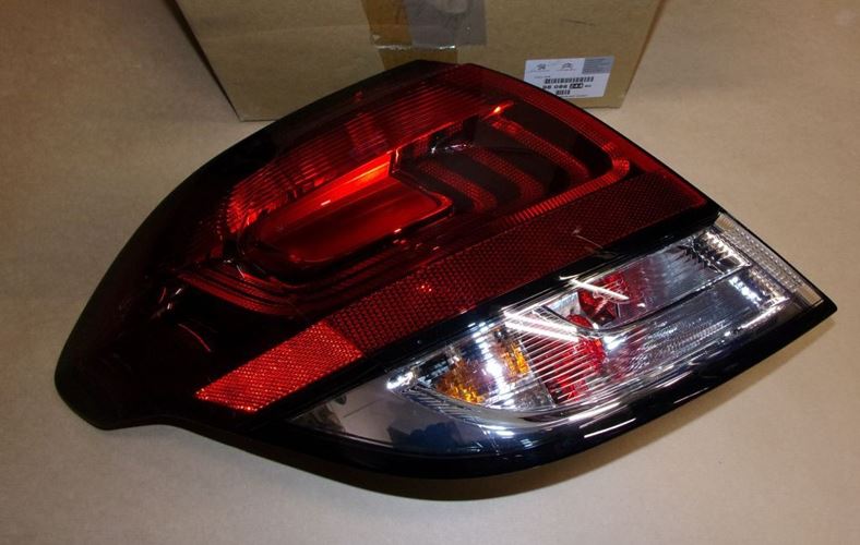 Lampa tylna Citroen C4 II lewa