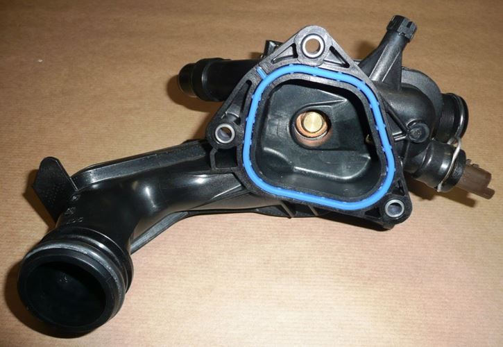 Obudowa termostatu Citroen C4 DS3/4/5 Peugeot 208 308