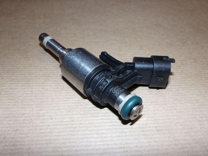 Wtryskiwacz Citroen C4 Picasso II Peugeot 308 1.6 THP