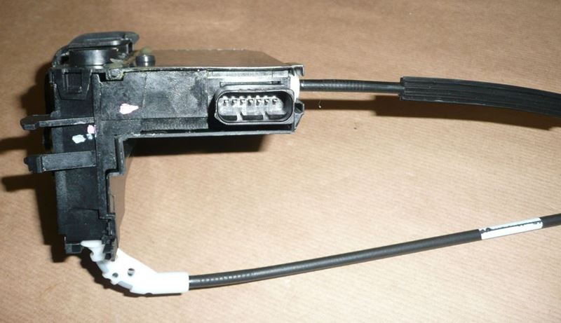 ZAMEK DRZWI P 308 TYŁ LEWY
