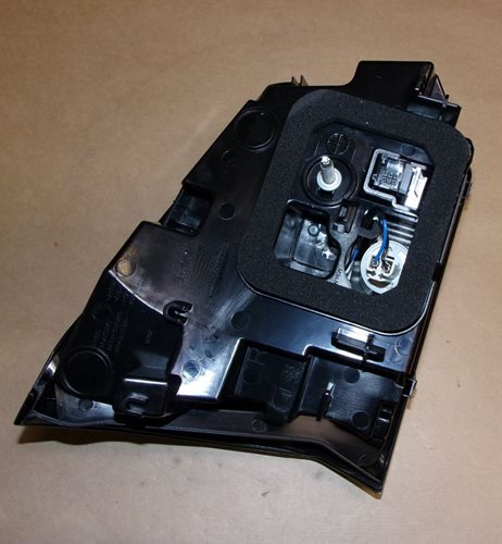 Lampa tylna Peugeot 5008 17> prawa