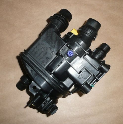 Obudowa termostatu Citroen Berlingo 1.2 THP