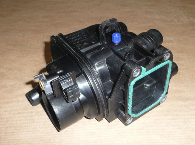 Obudowa termostatu Citroen Berlingo 1.2 THP