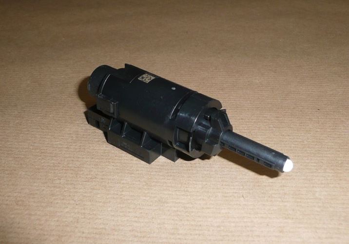 Włącznik świateł stopu Citroen Berlingo IV Peugeot 3008