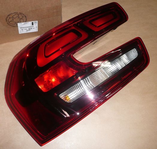 Lampa tylna Citroen C4 Picasso II lewa