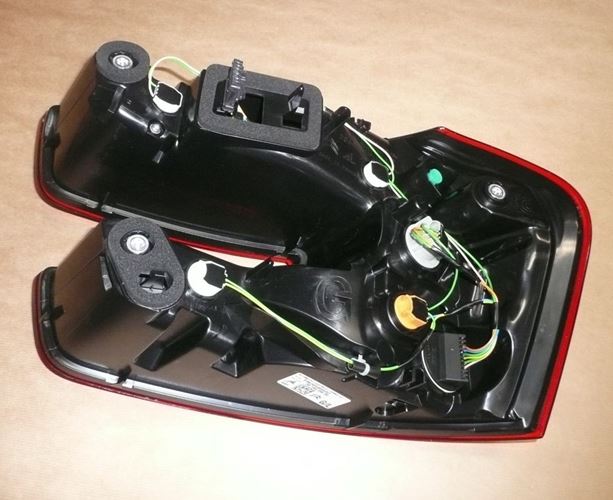 Lampa tylna Citroen C4 Picasso II lewa