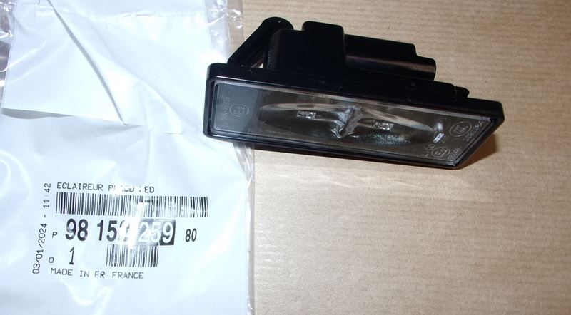 Lampa tablicy rejestracyjnej Citroen C4 III Citroen DS5 Peugeot 208 Peugeot 308 Peugeot 508