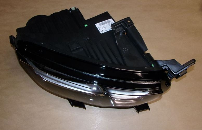 Reflektor Citroen C5 Aircross prawy