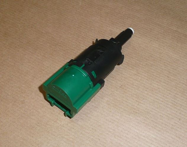 Włącznik świateł stopu Citroen C3 C4 Peugeot 207 208 2008