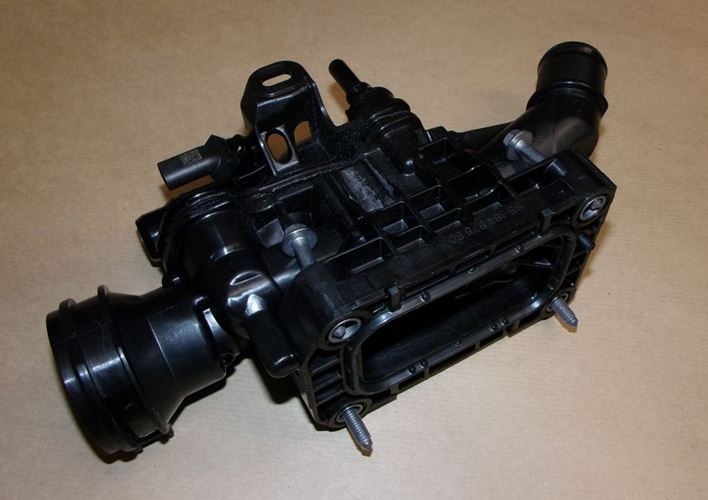 Obudowa termostatu Citroen C3 Peugeot 208 1.5 Blue Hdi