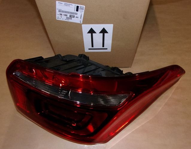 Lampa tylna Citroen C-Elysee prawa