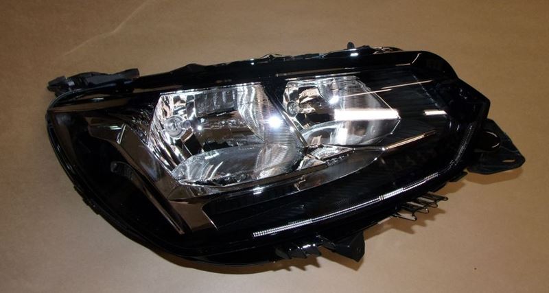 Reflektor Peugeot 208 II prawy