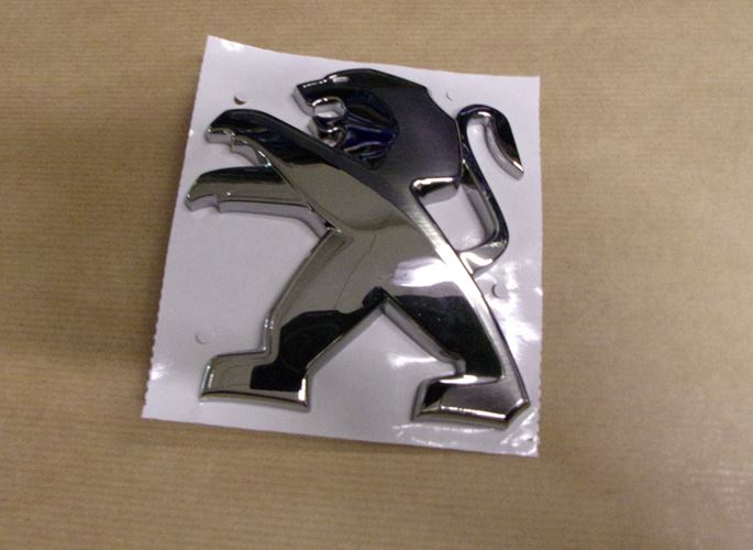 Emblemat Peugeot 208 II 2008 II przód