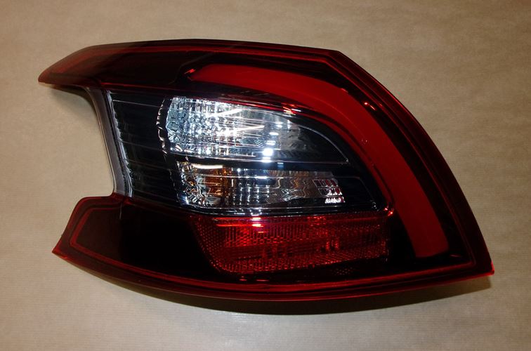 Lampa tylna Peugeot 308 II prawa
