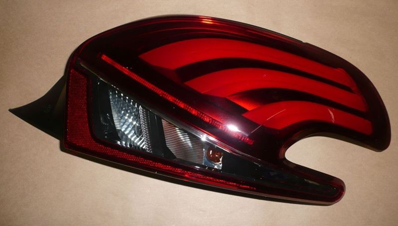 Lampa tylna zespolona Peugeot 208 facelift prawa