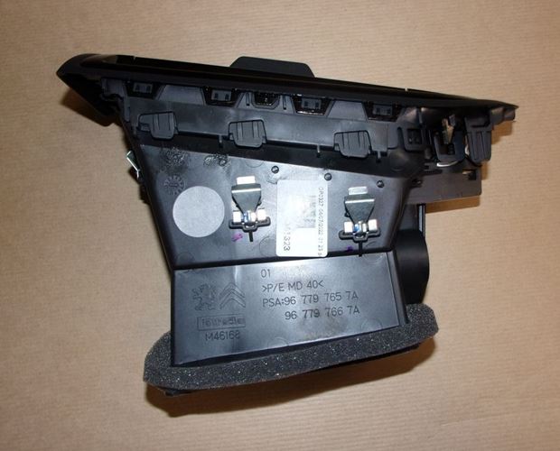 Kratka wentylacyjna Citroen C4 Picasso II