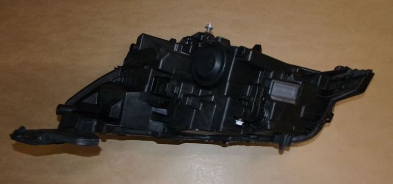 Reflektor Peugeot 208 2008 prawy