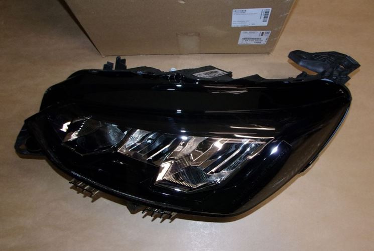 Reflektor Peugeot 208 2008 lewy