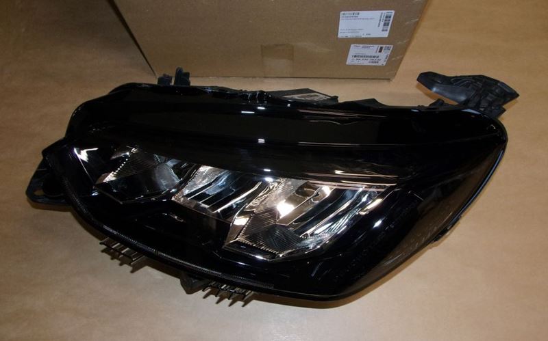 Reflektor Peugeot 208 2008 lewy