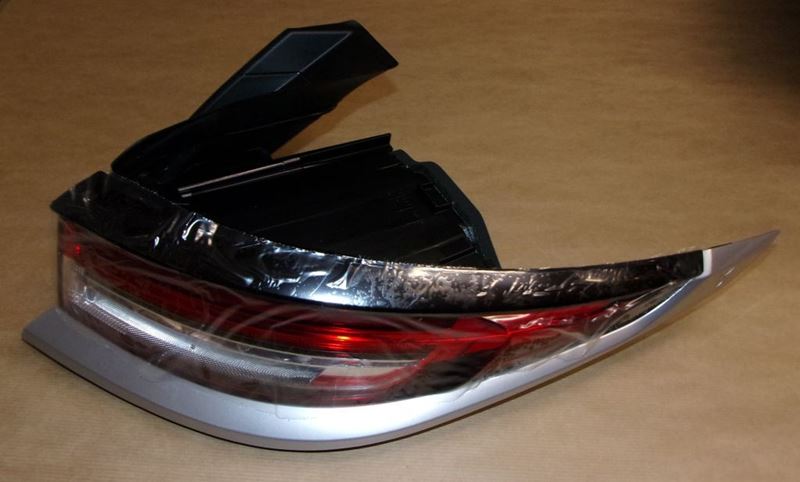 Lampa tylna Citroen DS3 Crossback prawa