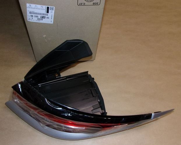 Lampa tylna Citroen DS3 Crossback prawa