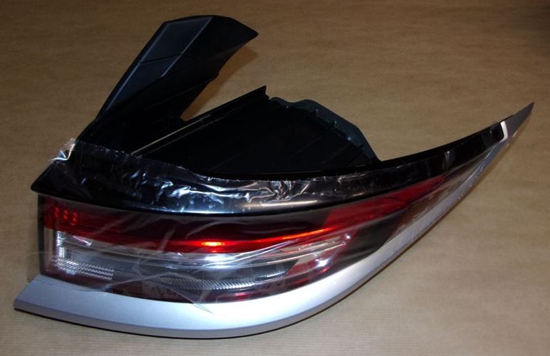 Lampa tylna Citroen DS3 Crossback prawa