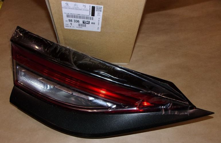 Lampa tylna Citroen DS3 Crossback lewa