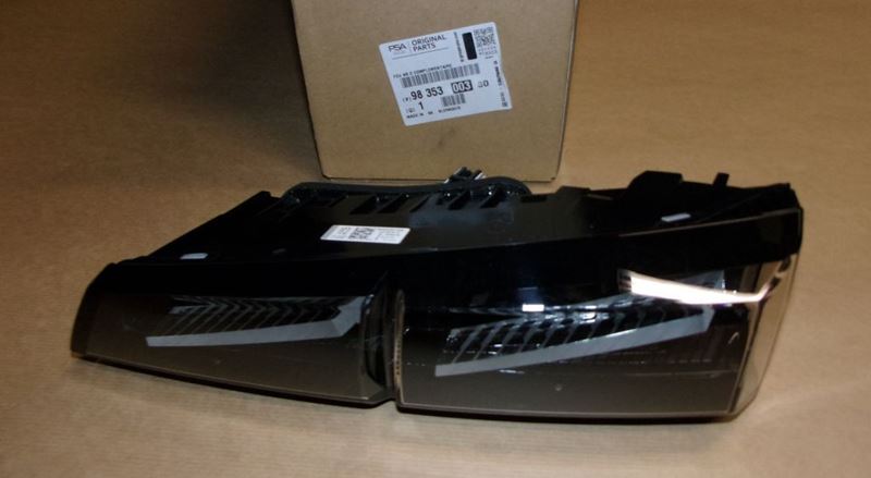 Lampa tylna Peugeot 308 III LED prawa
