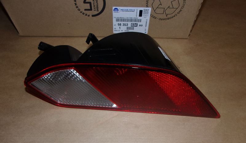 Lampa przeciwmgłowa Peugeot 308 II Peugeot 408 tył