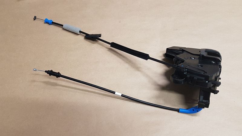 ZAMEK DRZWI P 308 II PRZÓD PRAWY
