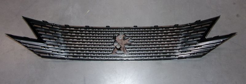 Grill Peugeot 3008 II 5008 II