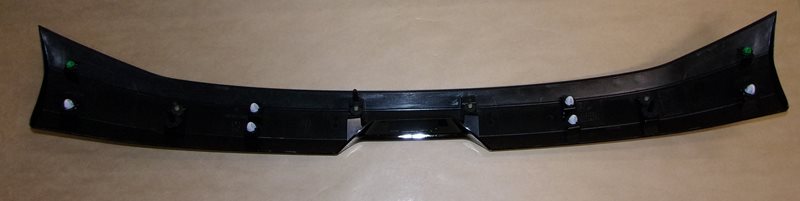 Listwa klapy tylnej Peugeot 208 II