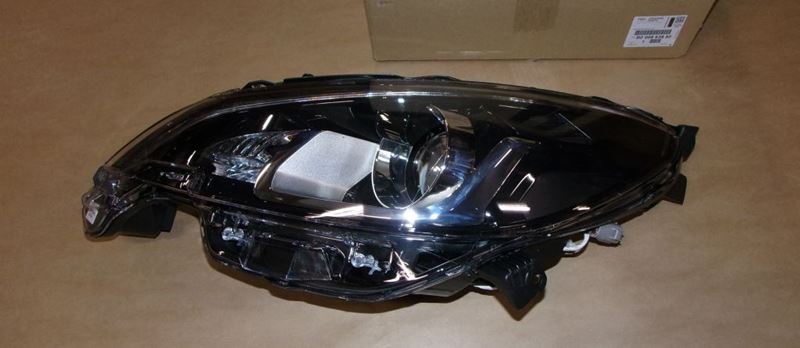 Reflektor Peugeot 108 lewy