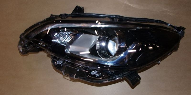 Reflektor Peugeot 108 lewy