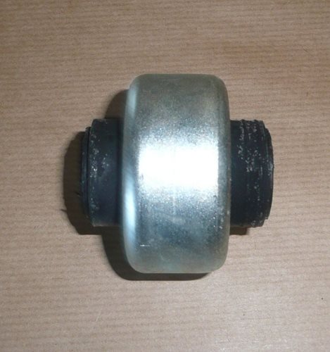 Tuleja wahacza Peugeot 206