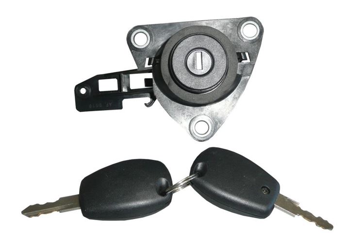Zamek bagażnika Dacia Duster 2010>