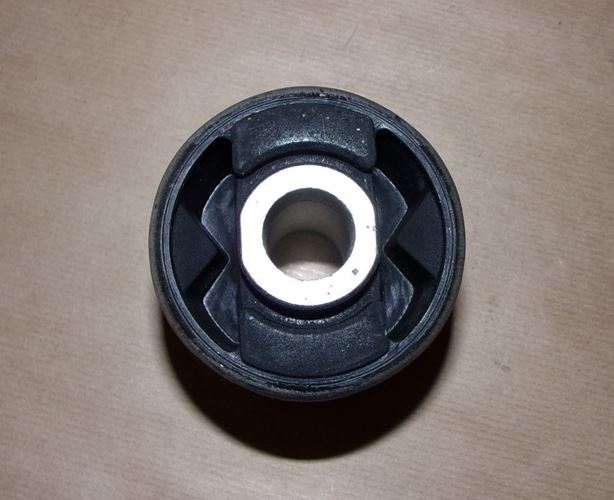 Tuleja tylnej belki Renault Kangoo Scenic 4x4