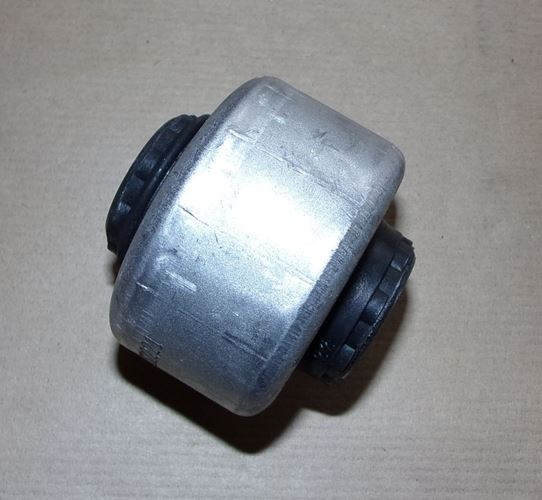 Tuleja wahacza Citroen C6 Peugeot 407 środkowa