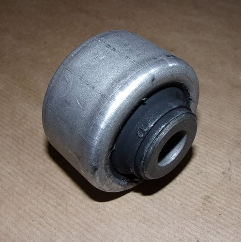 Tuleja wahacza Peugeot 206