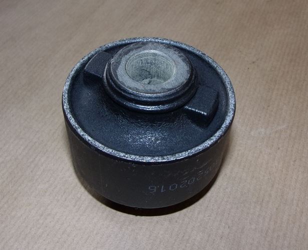Tuleja wahacza Citroen C3 Picasso Peugeot 207 208