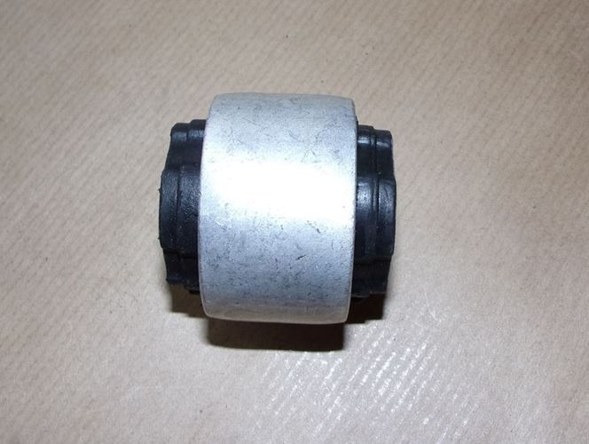 Tuleja tylnego wahacza Citroen C6 Peugeot 407 mała