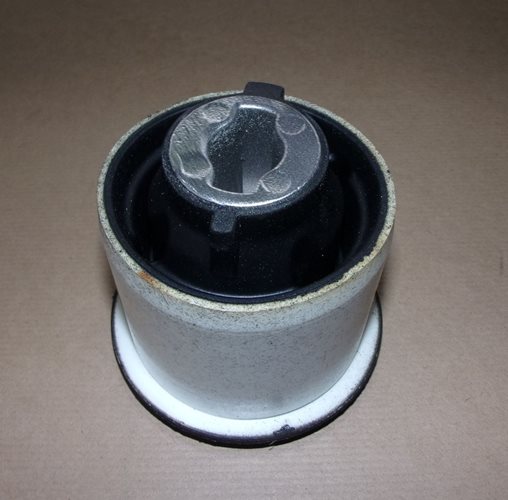 Tuleja tylnego wahacza Citroen C4 Peugeot 307